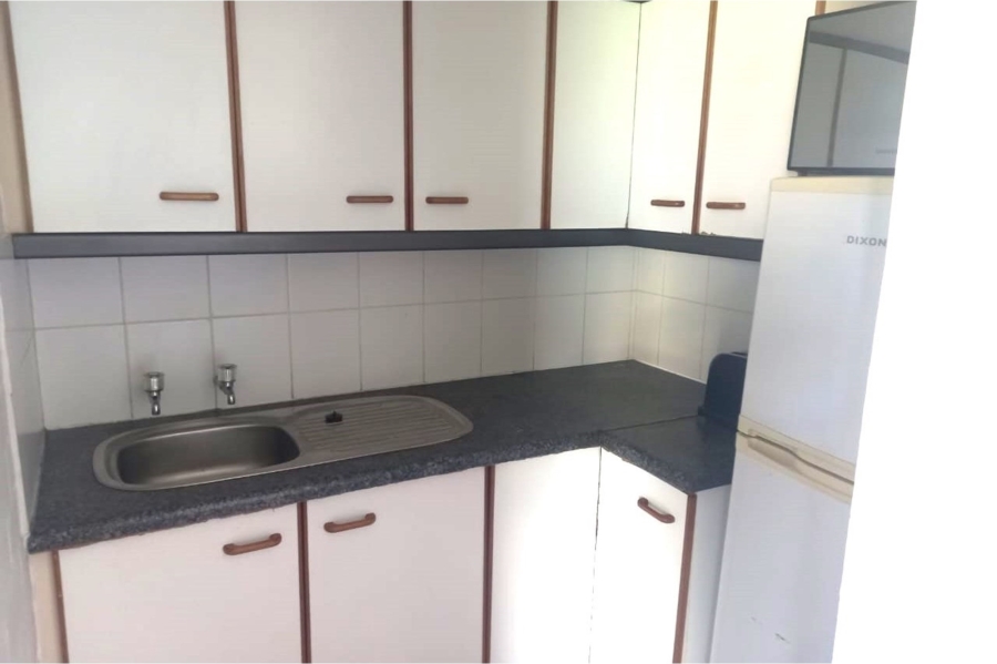 To Let 1 Bedroom Property for Rent in Myburgh Park Western Cape